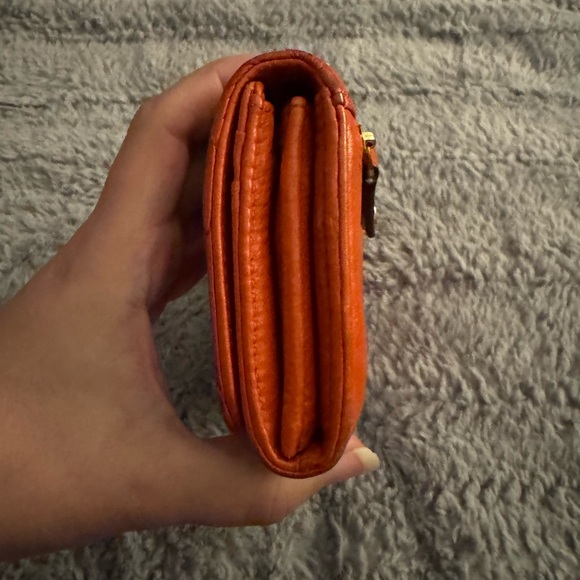 VERA BRADLEY Audrey Leather Quilted Orange Wallet - Picture 4 of 15